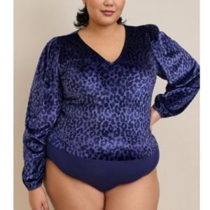 Torrid Leopard Cheetah Stretch Blue Velvet V-Neck Long Sleeve Bodysuit Top